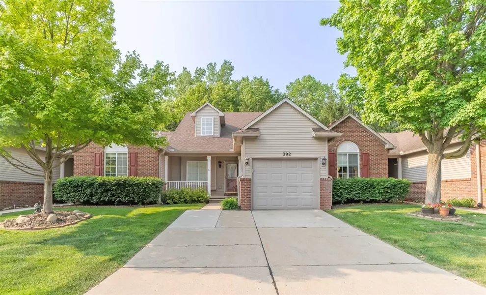 392 Woodfield Square Lane, Brighton, MI 48116-4323