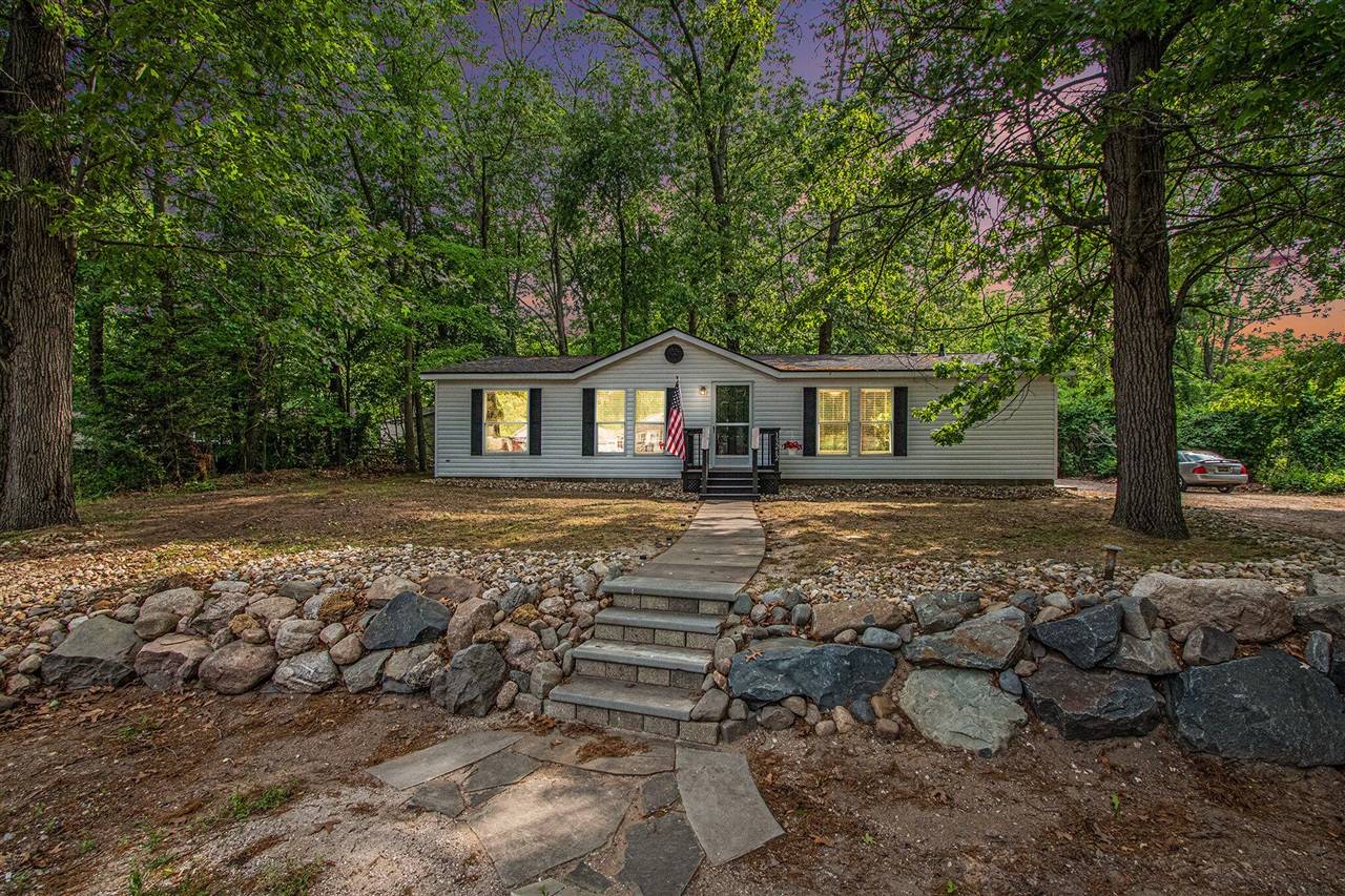 13262 Country Lane, New Buffalo, MI 49117