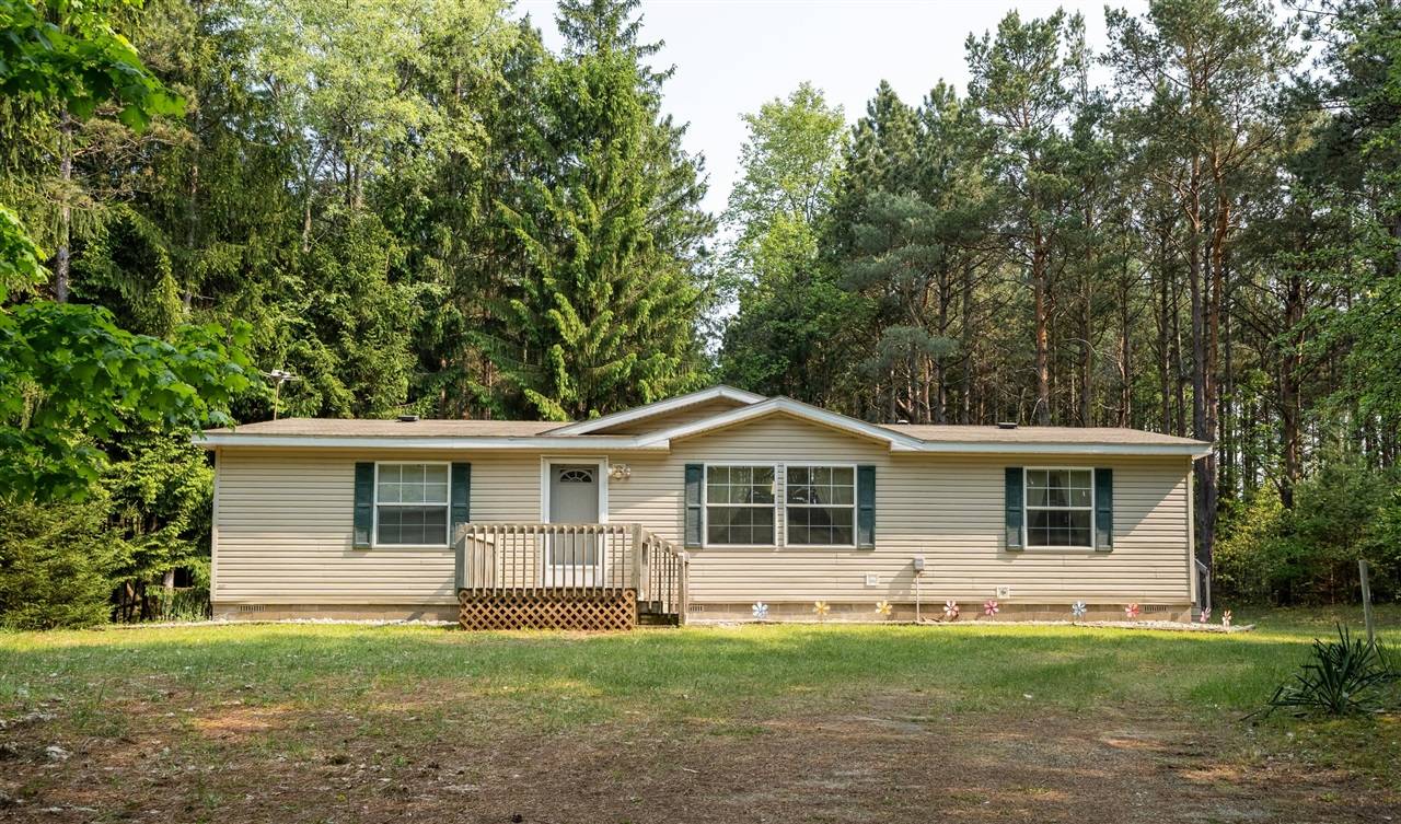 8740 W Grant Road, Shelby, MI 49455-9590