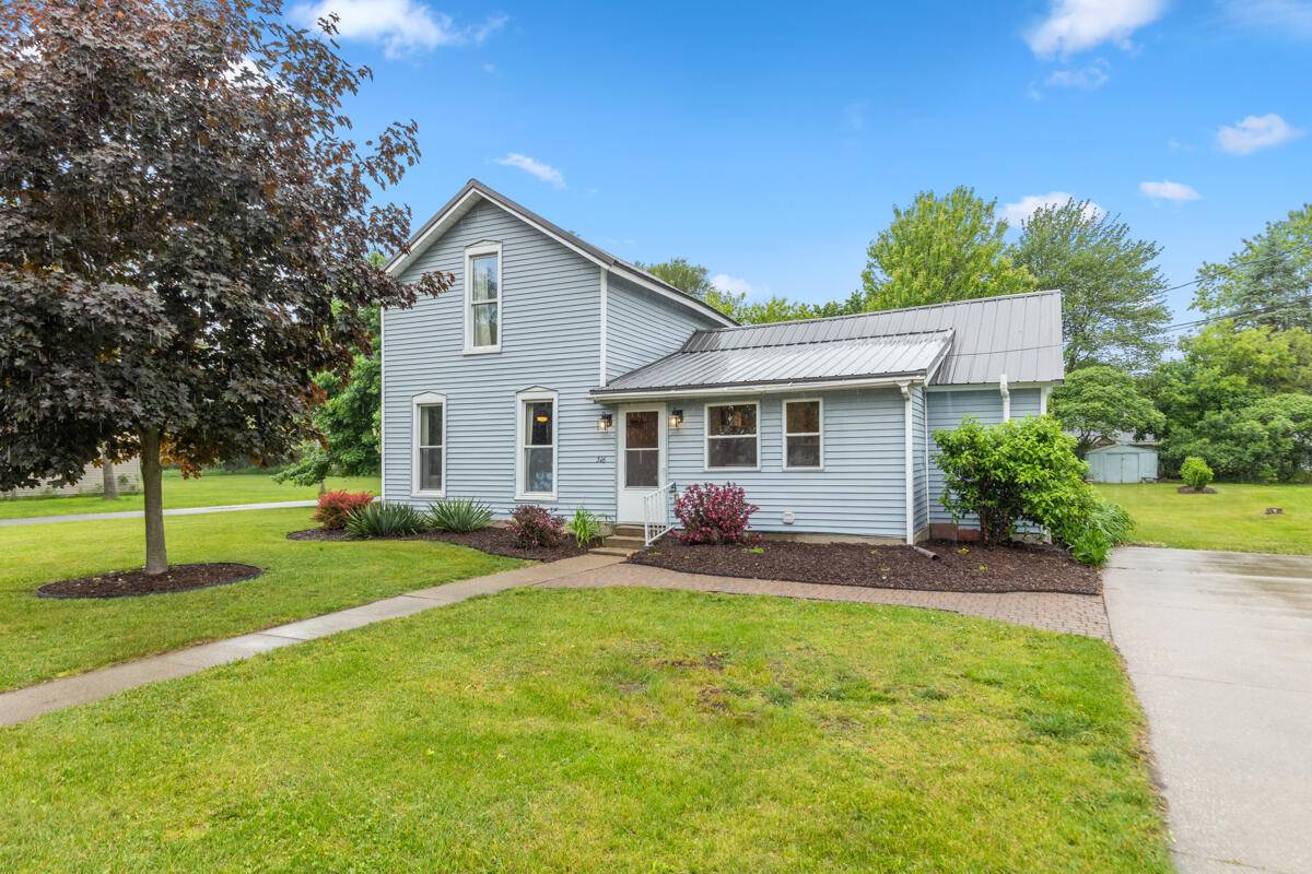 516 E Market Street, Greenville, MI 48838