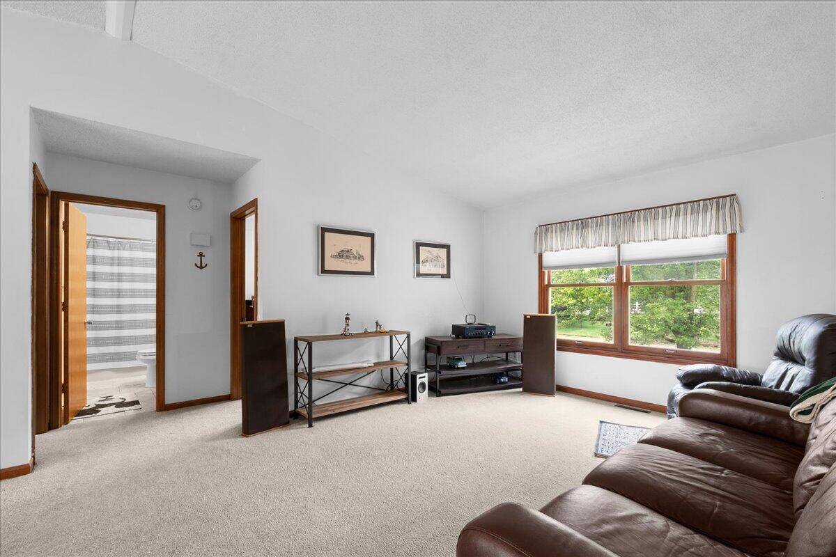 Holland, MI 49423-7111,163 W 34th Street