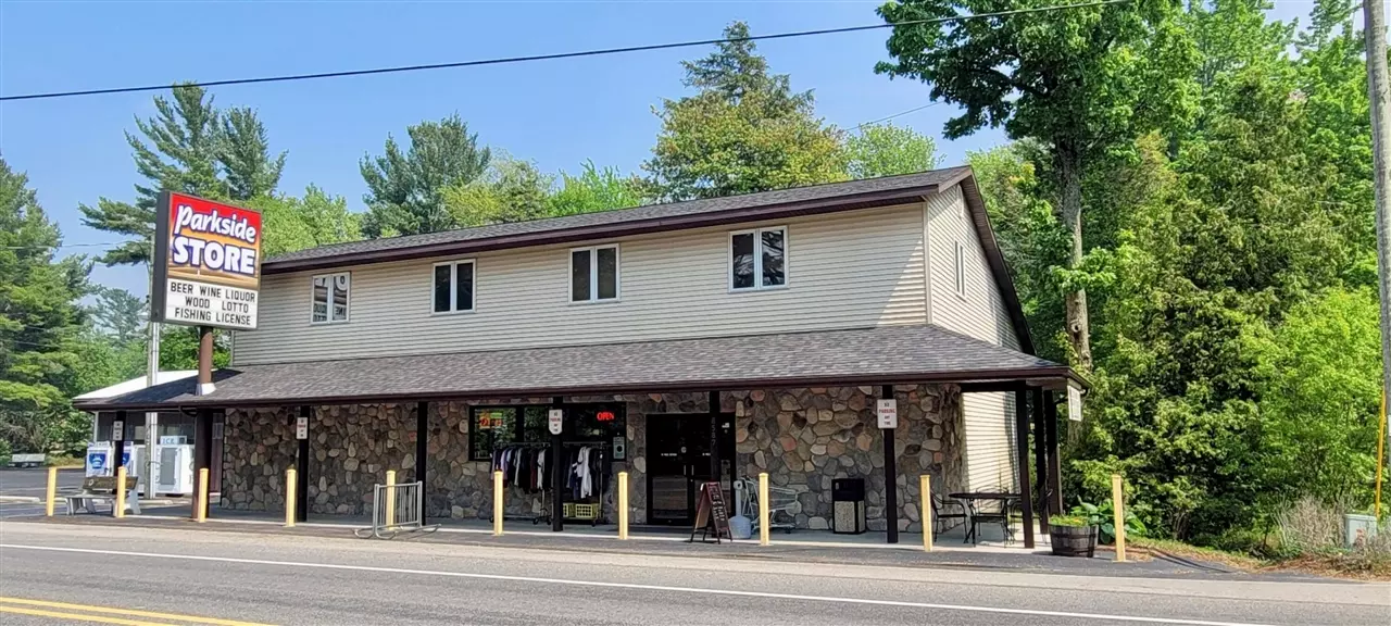 8587 Silver Lake Road, Mears, MI 49436-9675