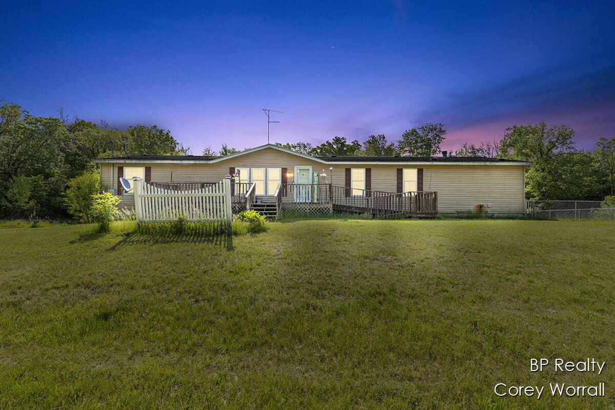 23375 W Howard City-Edmore Road, Howard City, MI 49329-9734