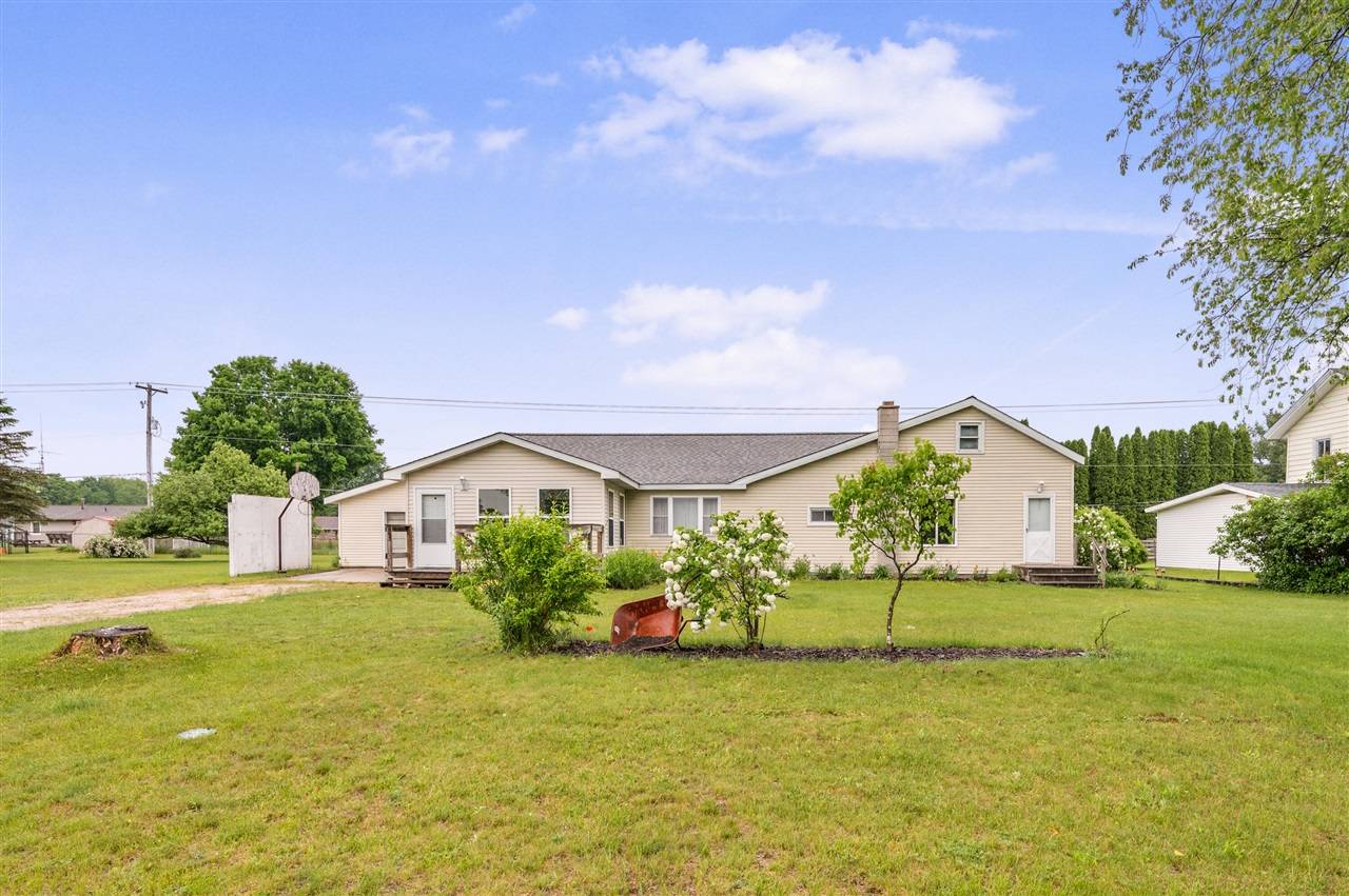 20550 19 Mile Road, Big Rapids, MI 49307-9745