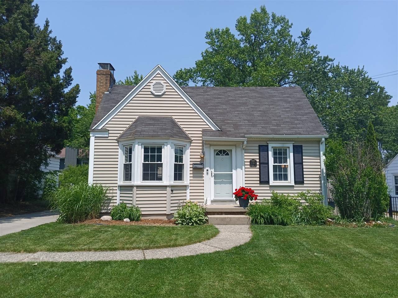 2147 Academy Drive, Grand Rapids, MI 49503-3901
