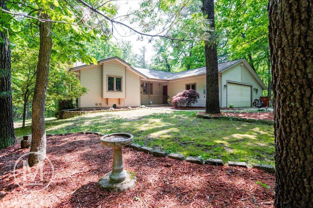 9057 Vergennes Street, Ada, MI 49301-8926