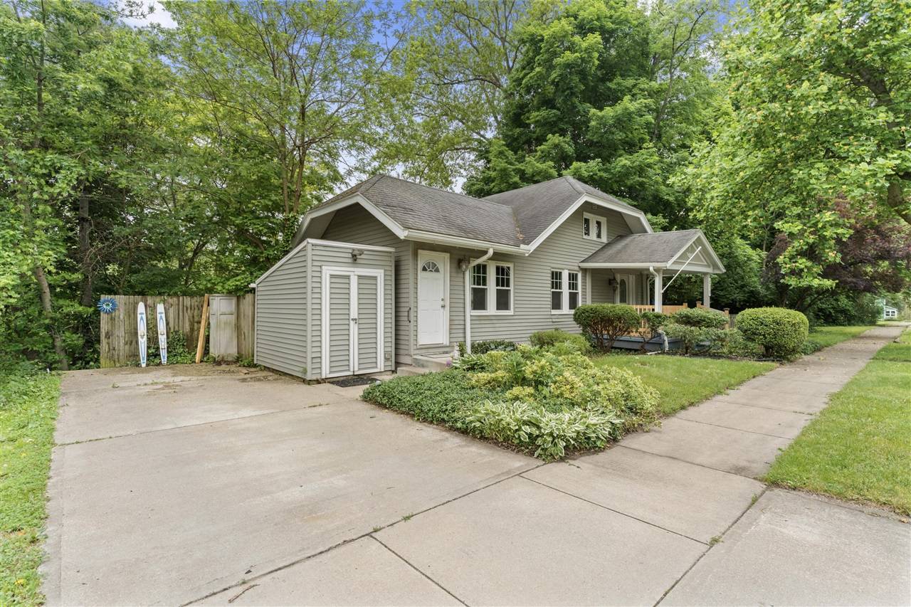 Niles, MI 49120,215 Parkway