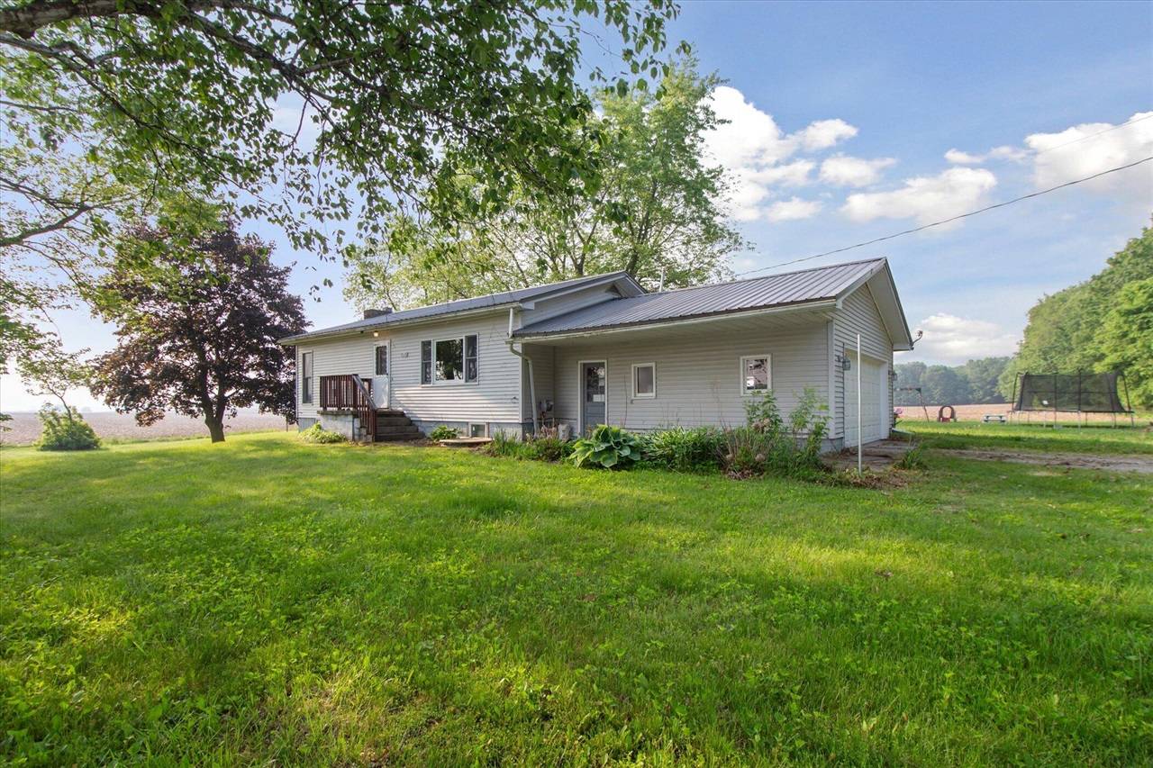 8520 E McBrides, Vestaburg, MI 48891