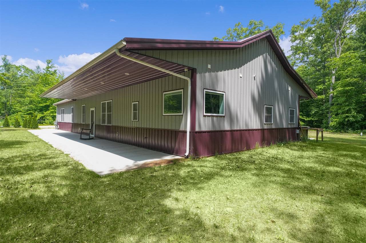1304 Michillinda Road, Muskegon, MI 49445-8300