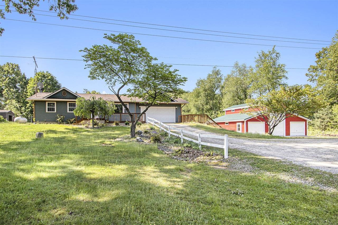 14894 L Drive, Marshall, MI 49068-9405