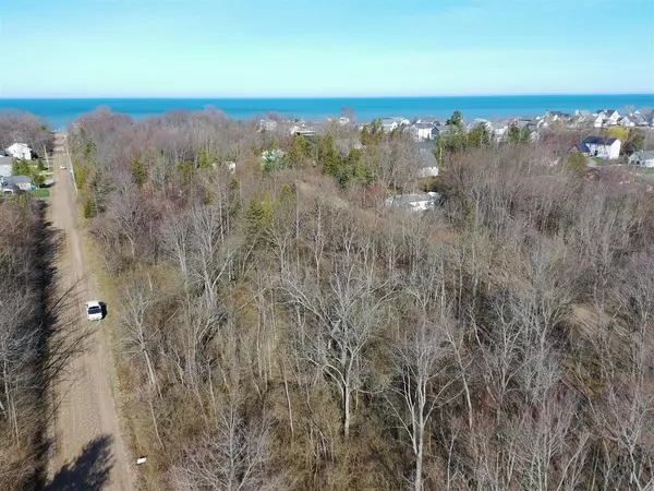 V/L Miami Avenue, South Haven, MI 49090