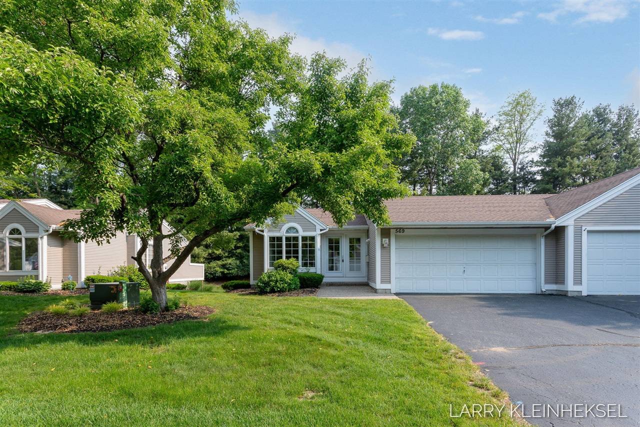 569 Appletree Drive, Holland, MI 49423