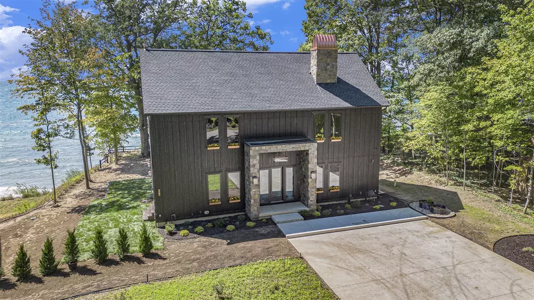 2578 Lakeshore Drive, Fennville, MI 49408-9622