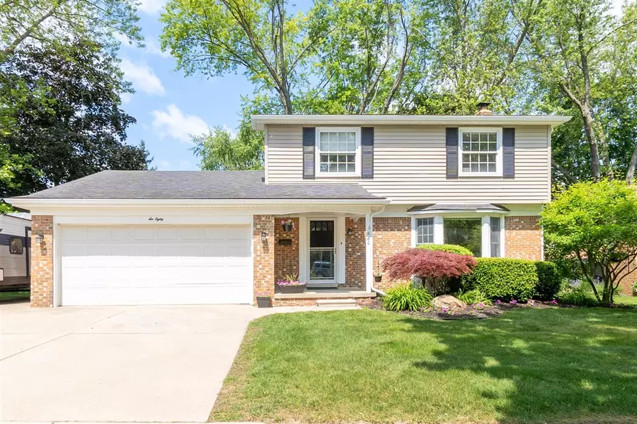 680 Eastlook Drive, Saline, MI 48176