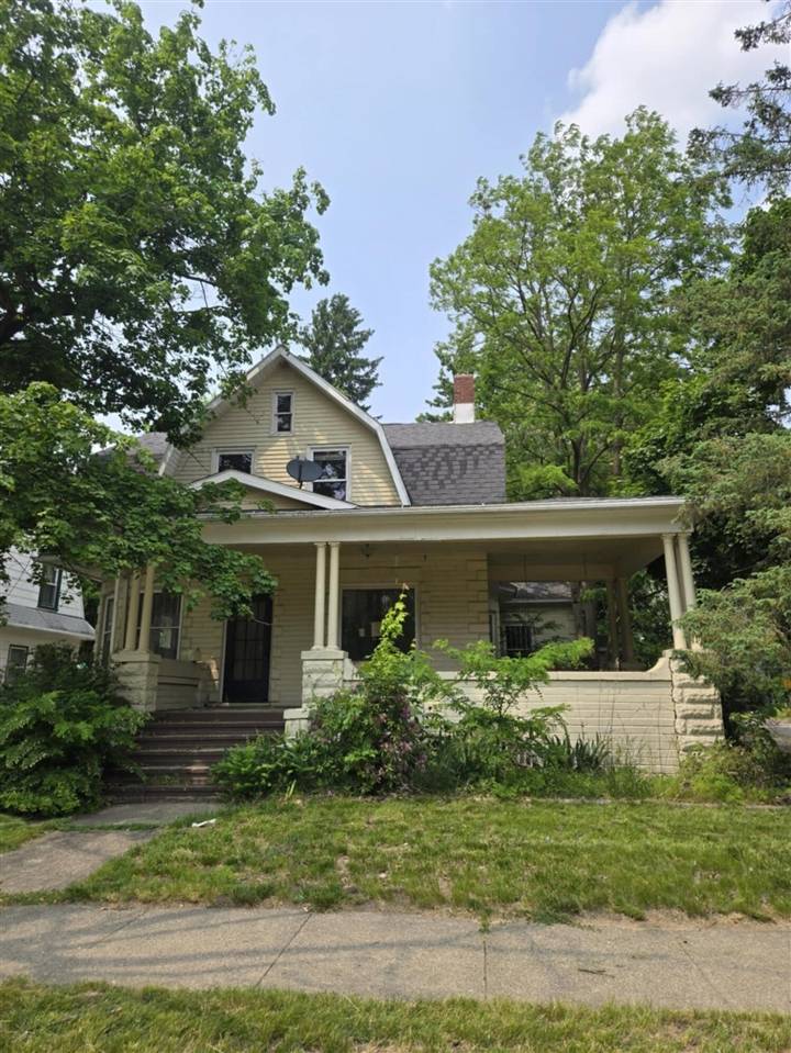 1111 E Michigan Avenue, Albion, MI 49224-1933