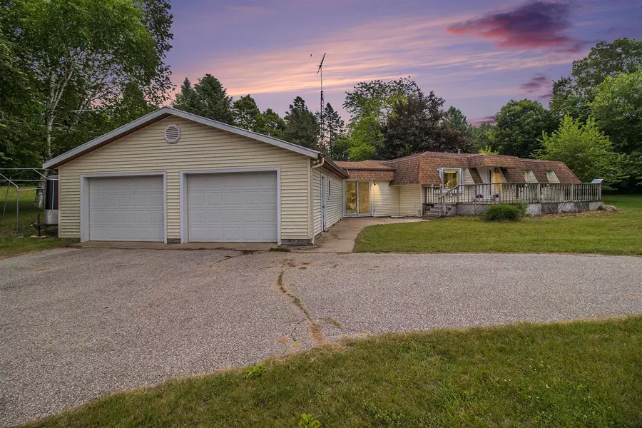 5890 N Oceana Drive, Hart, MI 49420