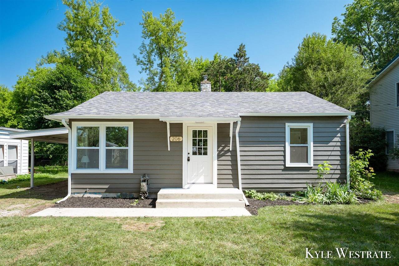 206 Fairview Street, Greenville, MI 48838