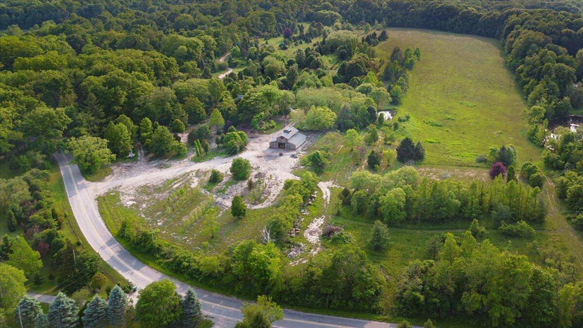 19750 S Lakeside Road, New Buffalo, MI 49117-8906