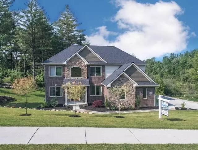 270 Fairway View Drive, Oxford, MI 48371-6238