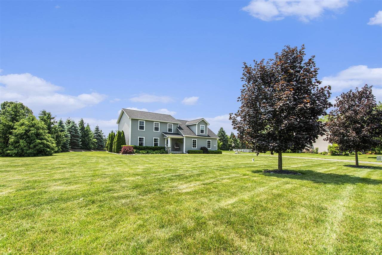 Pinckney, MI 48169,426 Meadowind Court