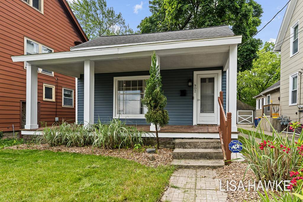902 NE Fountain Street, Grand Rapids, MI 49503