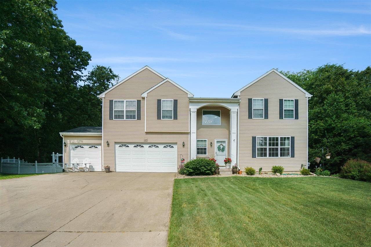 9354 Stratford Woods Trail, Kalamazoo, MI 49009