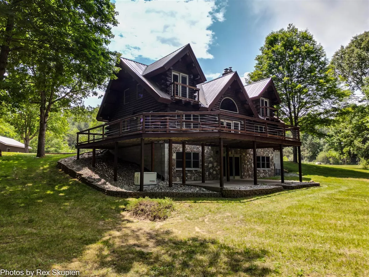 White Cloud, MI 49349-9781,4585 W Arrowhead Drive