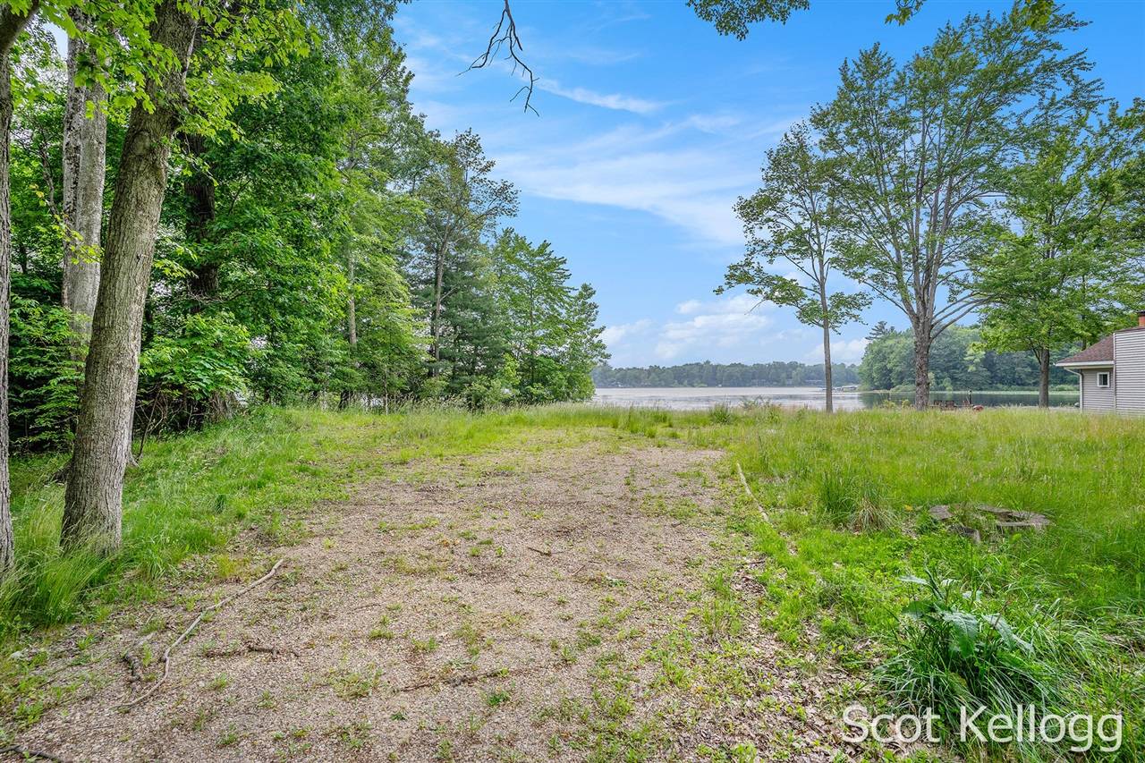 18870 E Brandywine Drive, Gobles, MI 49055-8643