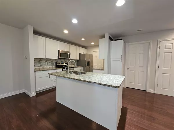 Lake Orion, MI 48360,324 Stratford Lane