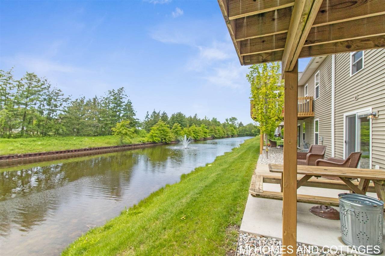 Holland, MI 49424,2967 Loganberry Lane