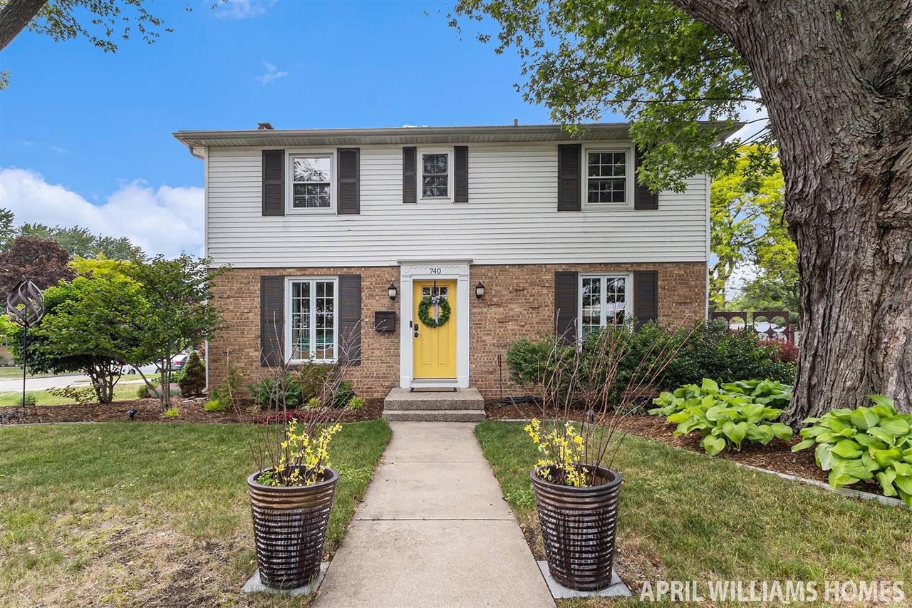 740 Van Raalte Avenue, Holland, MI 49423