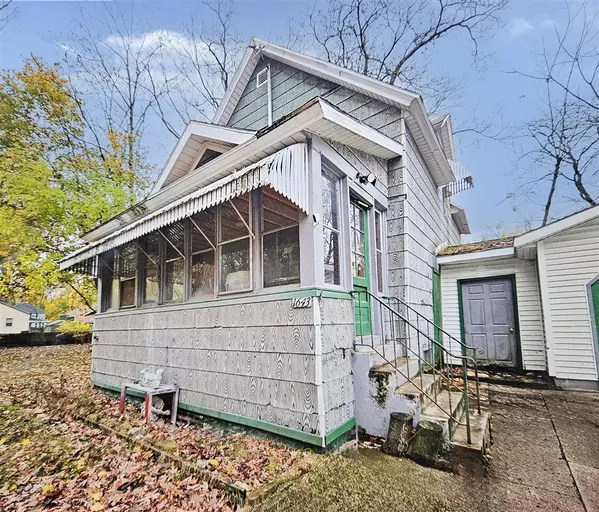 1643 Henry Street, Muskegon, MI 49441-2314