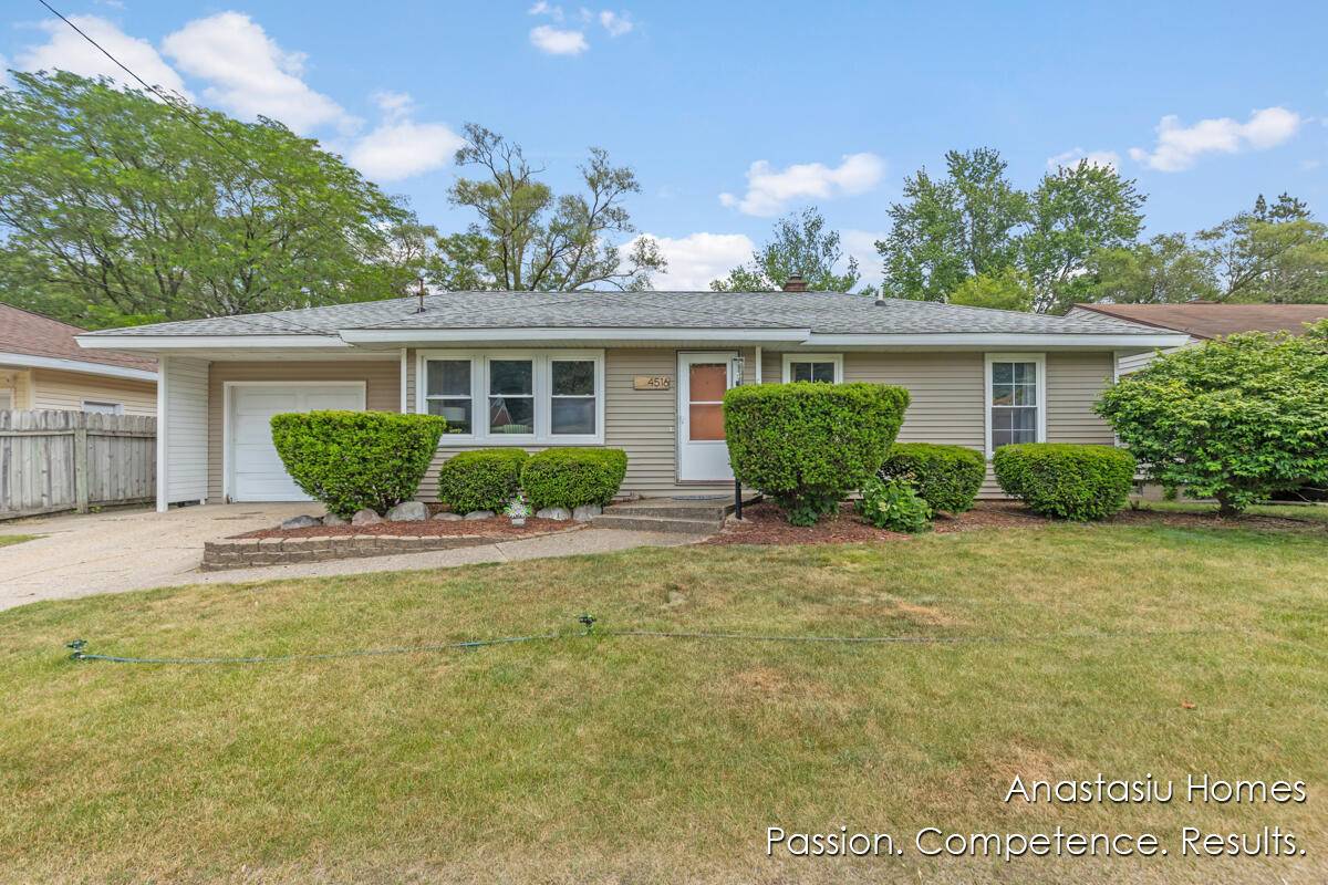 4516 Burgis Avenue, Grand Rapids, MI 49508-4549