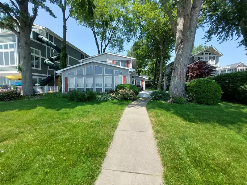 23675 N Shore Drive, Edwardsburg, MI 49112-8515