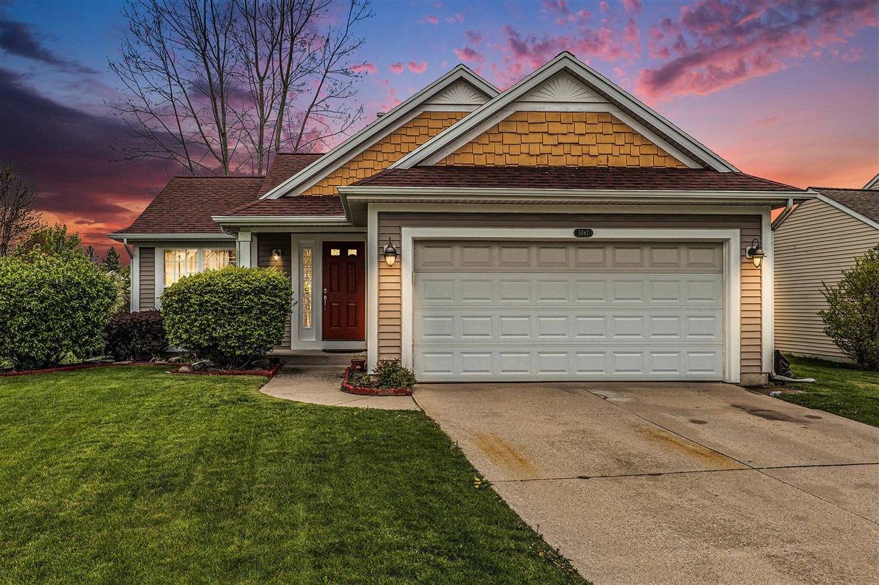 5767 E Grove Drive, Kentwood, MI 49512-9522