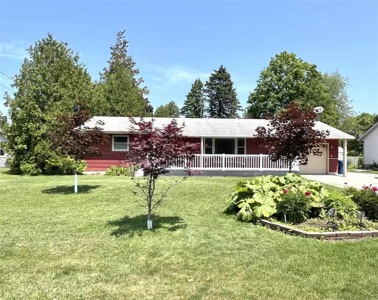 1540 Hendrick Road, Norton Shores, MI 49441-5704