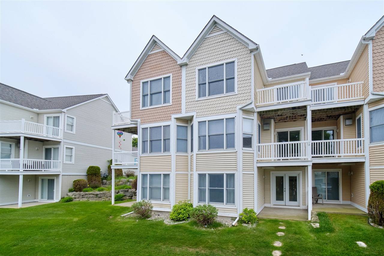 94 Charter Court, Manistee, MI 49660-3511