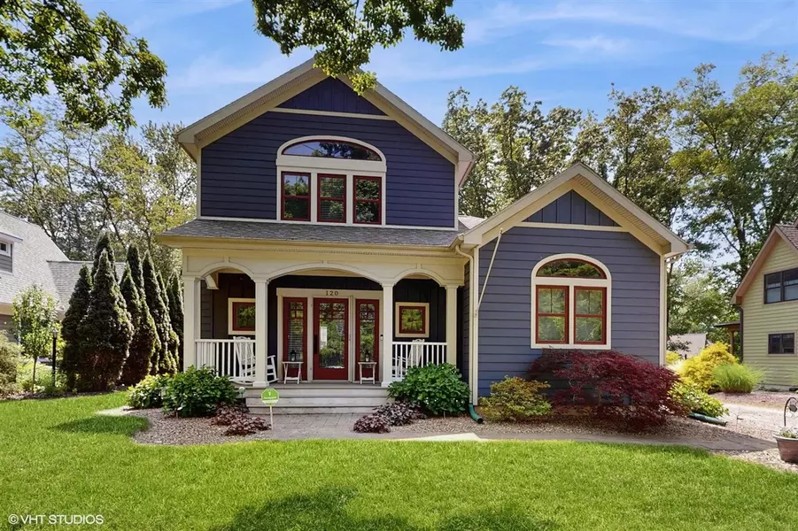 120 S Kenzie Street, New Buffalo, MI 49117-1592