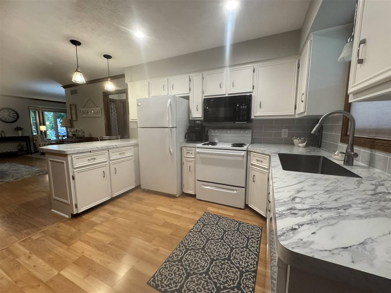 Jenison, MI 49428,7337 Pine Grove Drive
