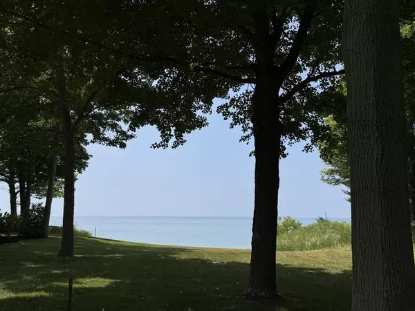 South Haven, MI 49090,16618 77th Street Street