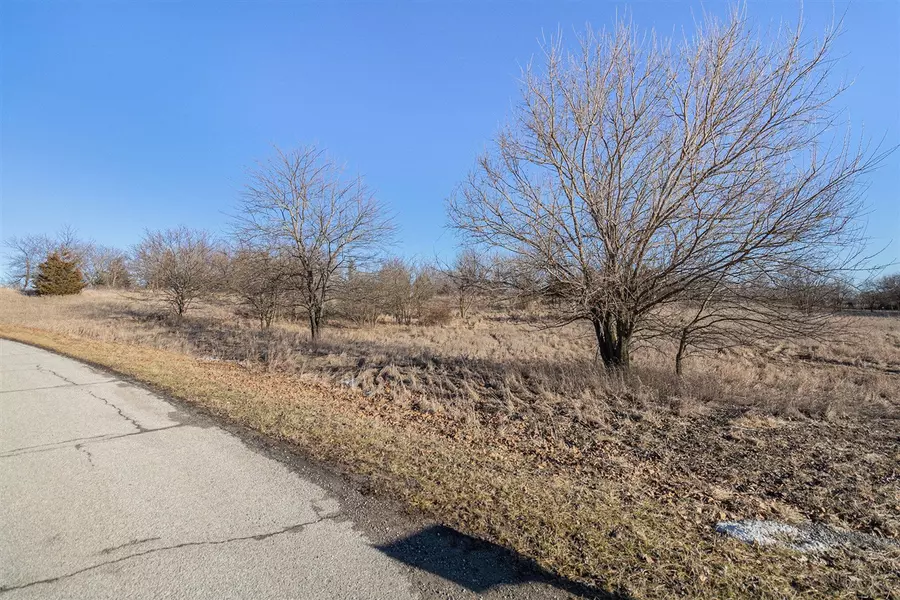 10076 Emerald Drive, Brooklyn, MI 49230-9298