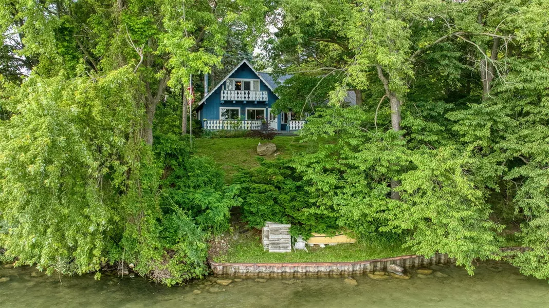 200 Harris Drive, Cement City, MI 49233-9684