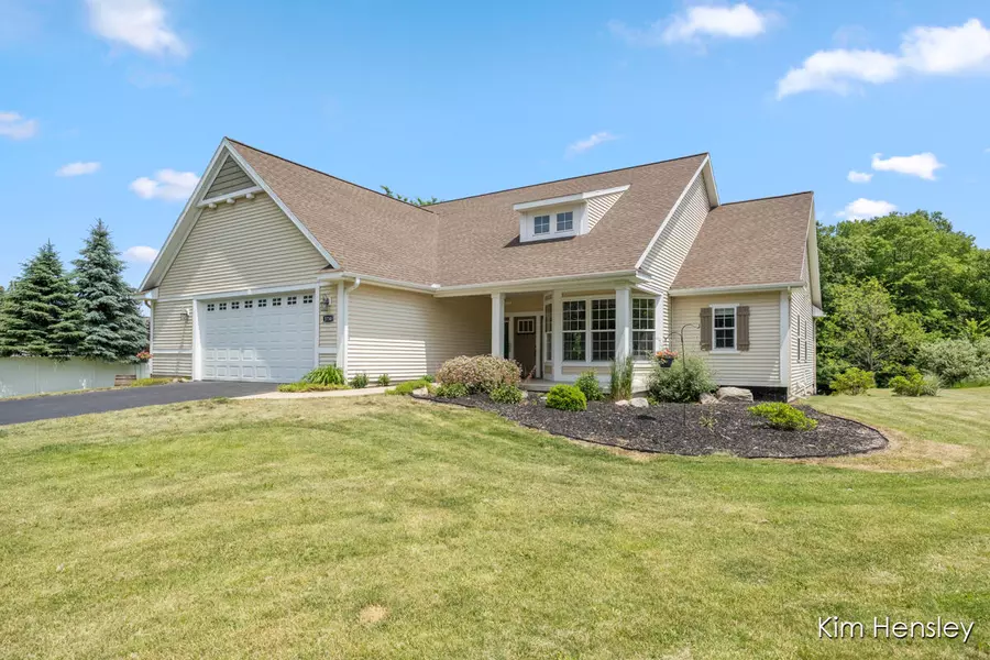 3750 Murray Lake Avenue, Lowell, MI 49331-9727