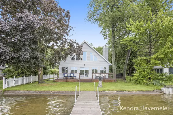 8765 Je Ne Be Drive, Rockford, MI 49341