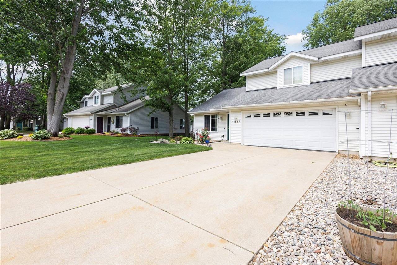 Holland, MI 49424,11847 Seven Pine Drive