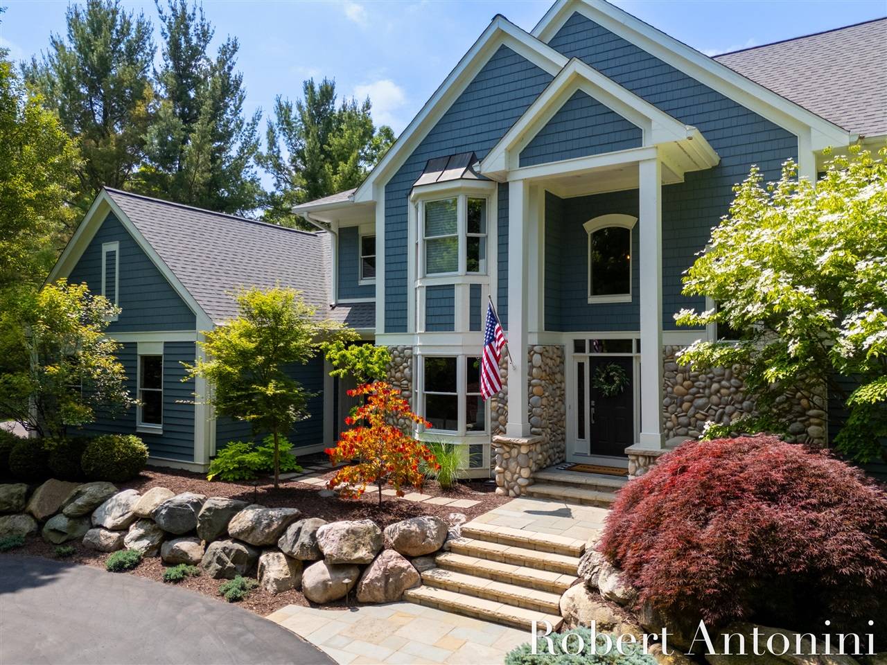 1977 Emerald Glen Court, Ada, MI 49301