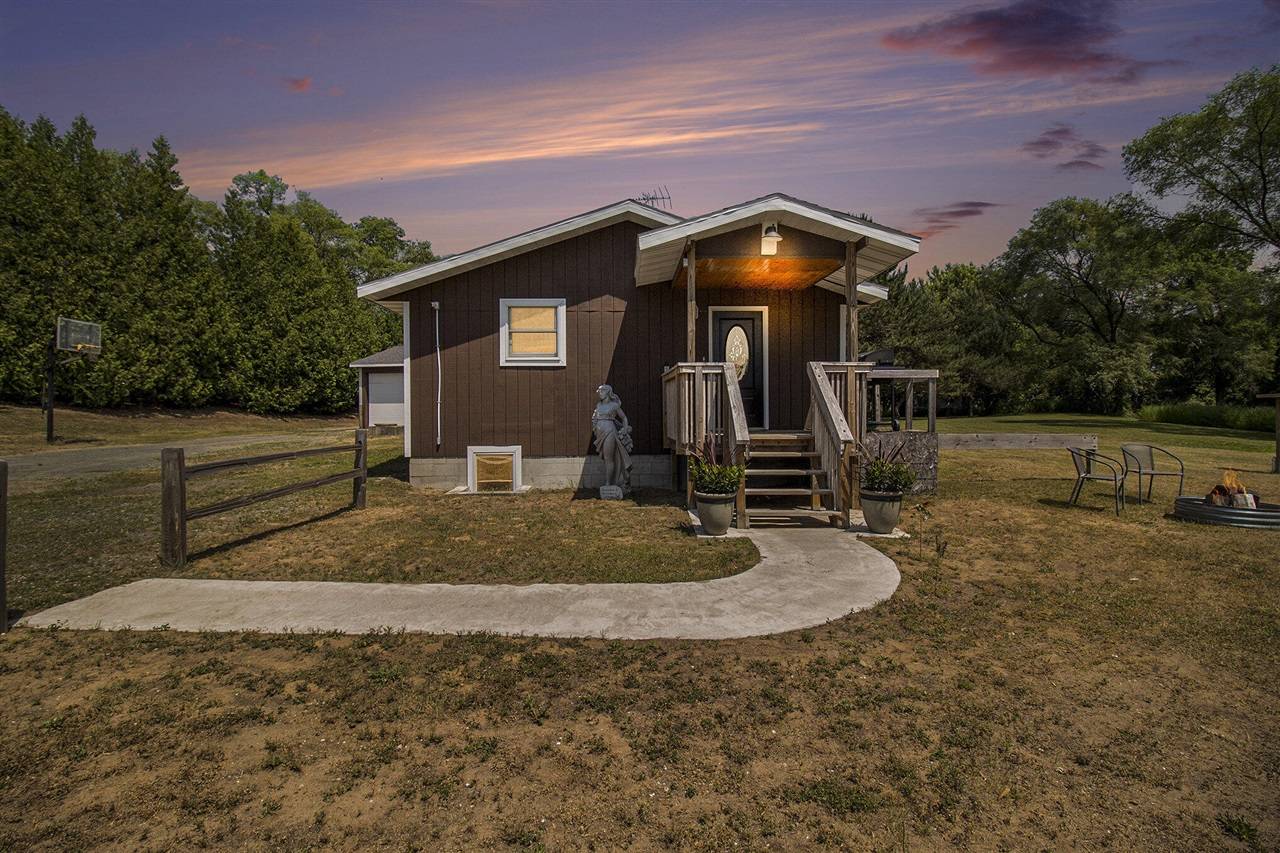 6168 N Oceana Drive, Hart, MI 49420