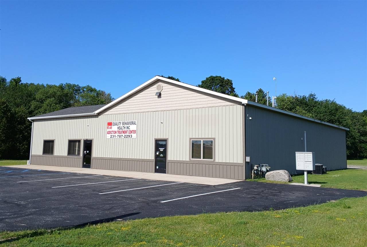 215 N Jebavy Drive, Ludington, MI 49431-1921