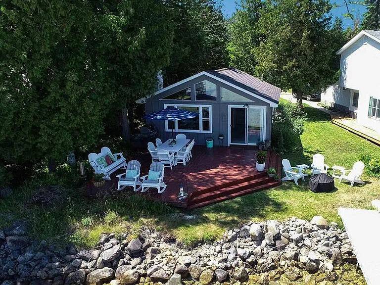 4614 Hopkins Lane, Kewadin, MI 49648