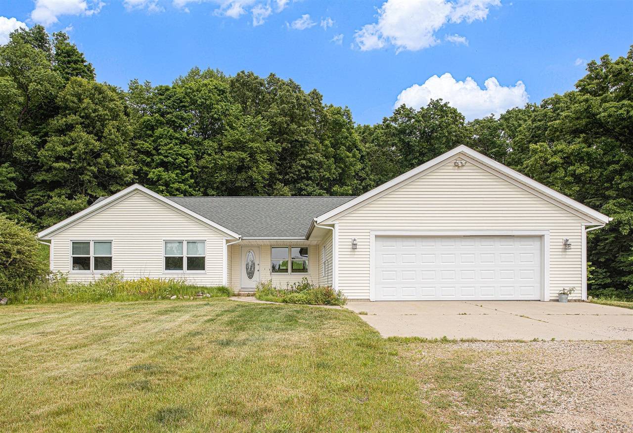 8772 N Riverview Drive, Kalamazoo, MI 49004